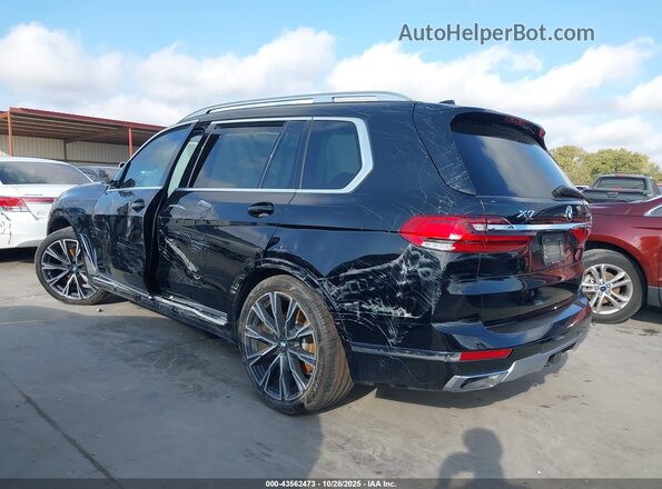 5UXCW2C04L9C13330 2020 BMW X7 White 360 interior view