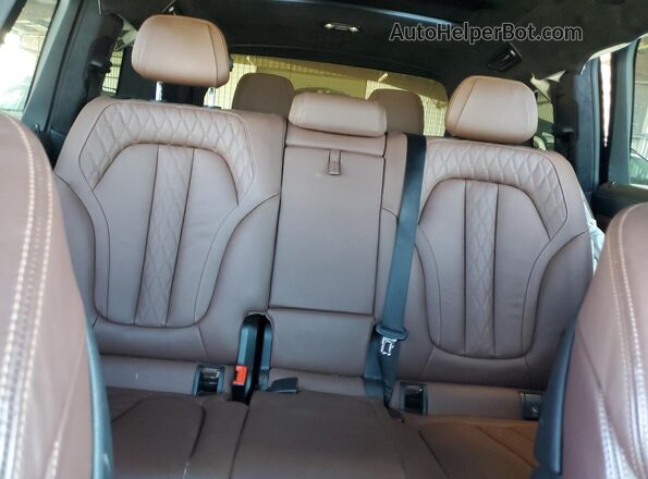 5UXCW2C04L9C57487 2020 BMW X7 Charcoal Vista de los asientos traseros