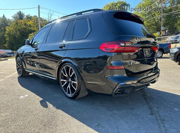 5UXCW2C05M9D86680 2021 BMW X7 Black 