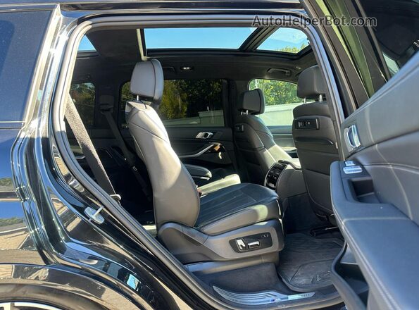 5UXCW2C05M9D86680 2021 BMW X7 Black 