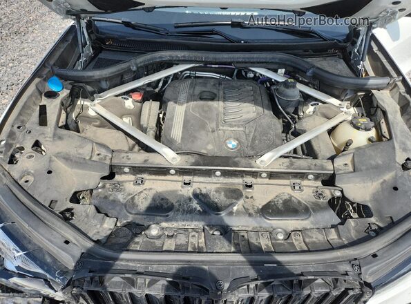 5UXCW2C06N9K57071 2022 BMW X7 White Engine compartment view