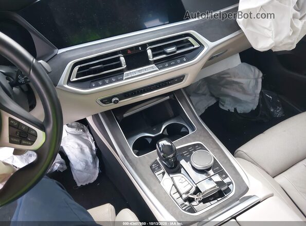 5UXCW2C07M9G41278 2021 BMW X7 Синий Вид панели приборов
