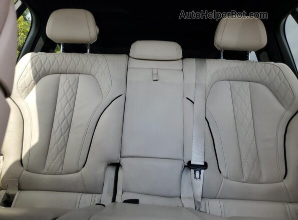 5UXCX4C52KLS38522 2019 BMW X7 Gray Vista de los asientos traseros