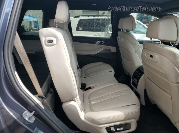 5UXCX4C52KLS38522 2019 BMW X7 Gray Vista interior trasera