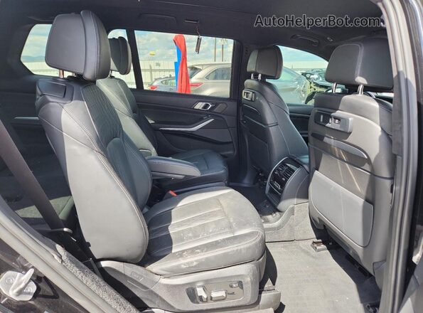 5UXCX6C01N9M94359 2022 BMW X7 Black 