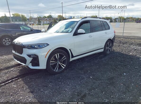 5UXCX6C08N9K31043 2022 BMW X7 White Vista tres cuartos delantera izquierda