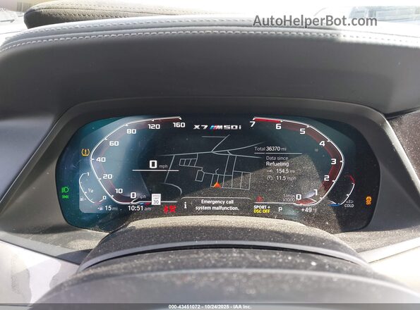 5UXCX6C08N9K31043 2022 BMW X7 White Vista de los asientos traseros