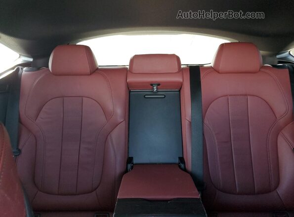 5UXCY6C02N9K95897 2022 BMW X6 Red Vista de los asientos traseros