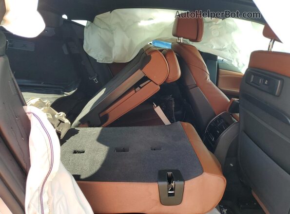 5UXCY6C07N9J73178 2022 BMW X6 White Rear interior view