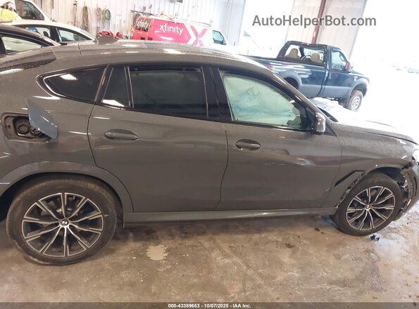 5UXCY6C07N9M83976 2022 BMW X6 Gray Widok wnętrza z tyłu