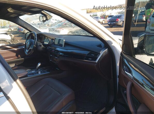 5UXKT0C39H0V97410 2017 BMW X5 Белый Вид салона спереди