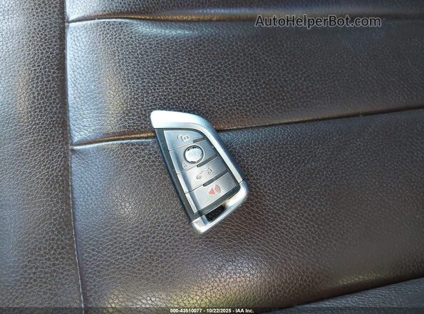 5UXKT0C39H0V97410 2017 BMW X5 Белый Вид панели приборов