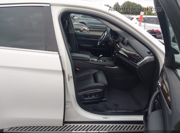 5UXKU2C52G0N79579 2016 BMW X6 White Вид салону спереду