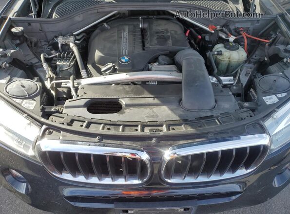 5UXKU2C54G0N82046 2016 BMW X6 Black Widok komory silnika
