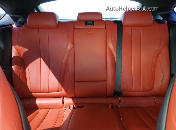 5UXKU2C5XJ0X50649 2018 BMW X6 Black Հետևի նստատեղերի տեսք