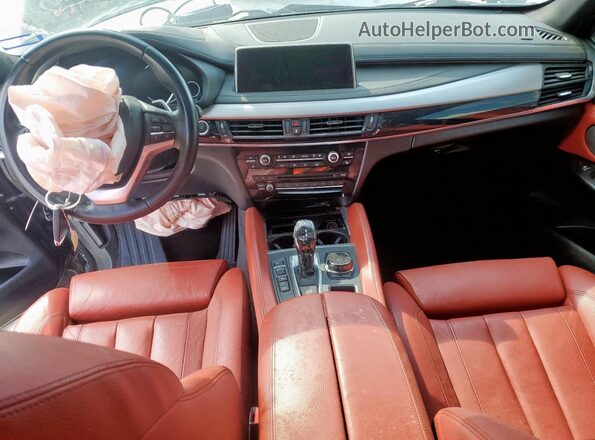 5UXKU6C5XH0S99594 2017 BMW X6 Charcoal Вид панелі приладів
