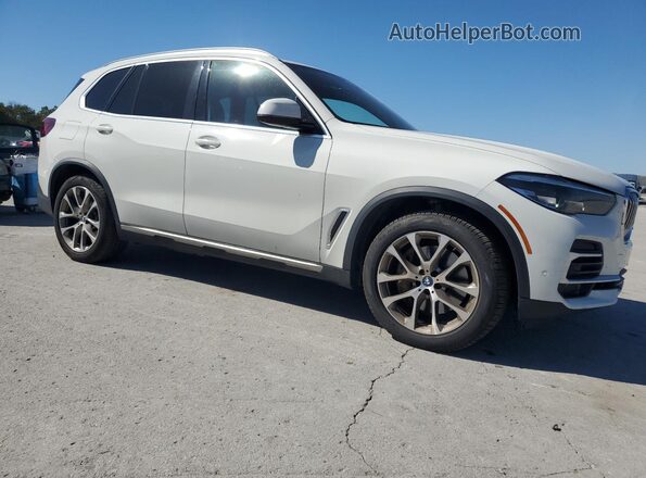 5UXTA6C02N9M26931 2022 BMW X5 Белый Передняя правая четверть