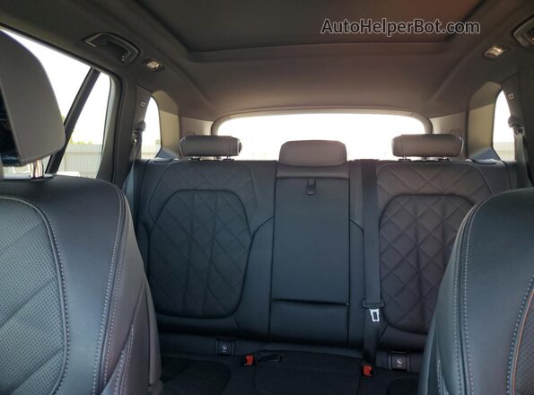5UXTA6C04P9N61136 2023 BMW X5 White უკანა სავარძლების ხედი
