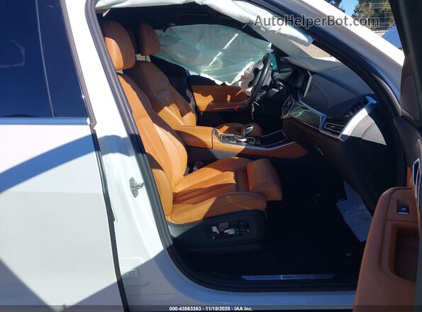 5UXTA6C06N9M97940 2022 BMW X5 White Вид салону спереду
