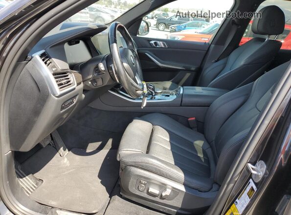 5UXTA6C07M9F51926 2021 BMW X5 Gray Front interior view