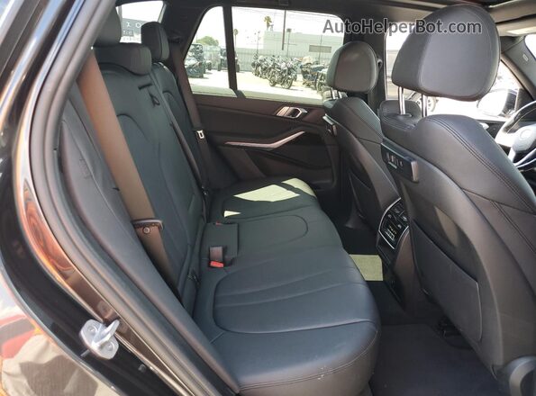 5UXTA6C07M9F51926 2021 BMW X5 Gray Rear interior view
