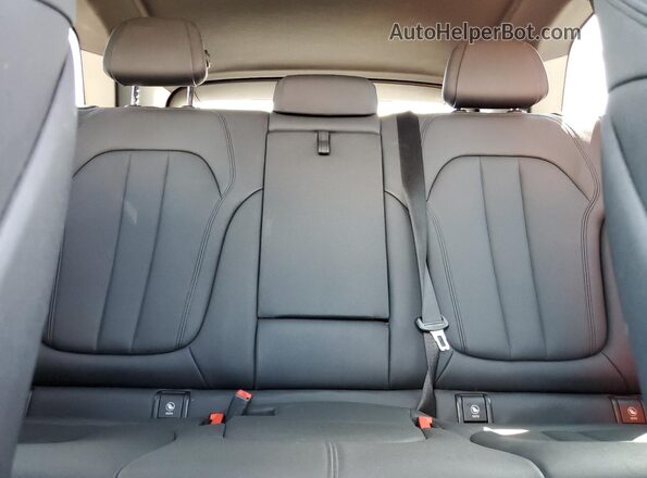 5UXTA6C07M9F51926 2021 BMW X5 Gray Rear seats view