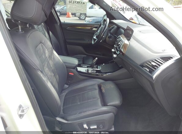 5UXTY3C00M9D90801 2021 BMW X3 White Front interior view
