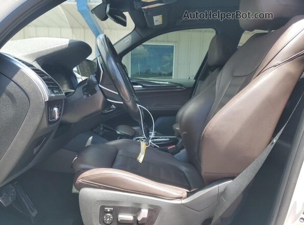 5UXTY3C02L9B46145 2020 BMW X3 Белый Вид салона спереди
