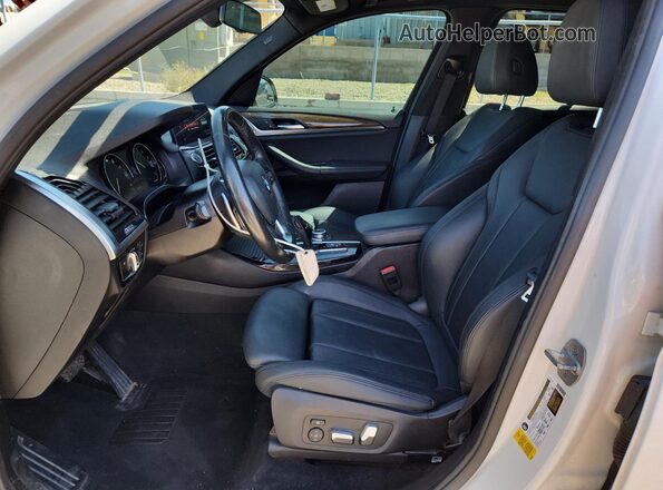 5UXTY3C09L9B65341 2020 BMW X3 Белый Вид салона спереди