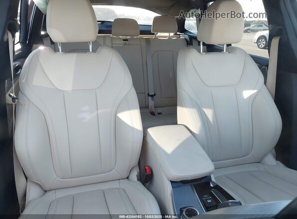 5UXTY5C08L9B49045 2020 BMW X3 Black Front interior view