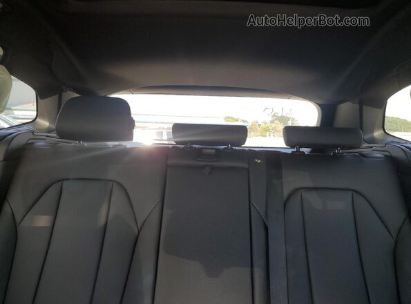 5UXTY5C09L9B76979 2020 BMW X3 Black Widok tylnych siedzeń