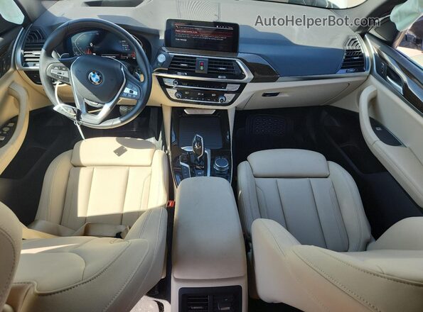 5UXTY5C09M9E48559 2021 BMW X3 White Vista del salpicadero