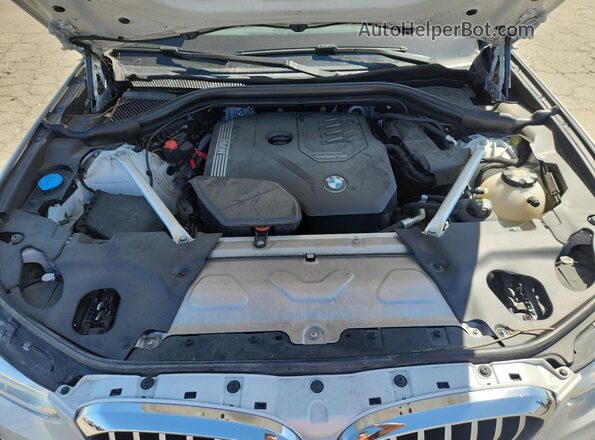 5UXTY5C09M9E48559 2021 BMW X3 White Vista interior trasera