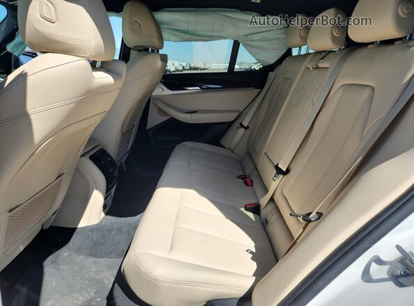 5UXTY5C09M9E48559 2021 BMW X3 White Vista de los asientos traseros