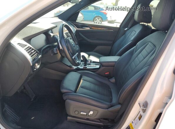 5UXTY5C09M9F37225 2021 BMW X3 White Vista interior delantera