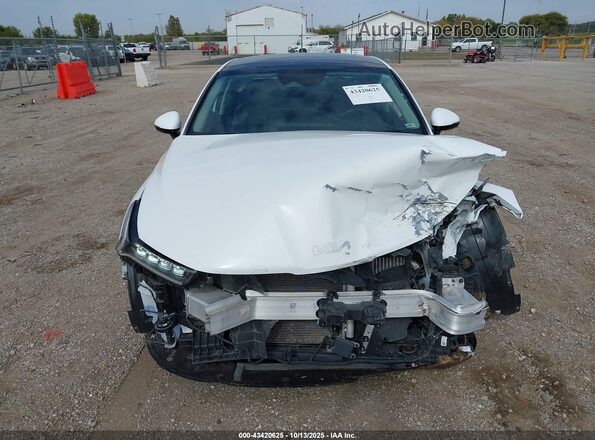 5XXG34J24NG085444 2022 KIA K5 White Вид задньої частини салону