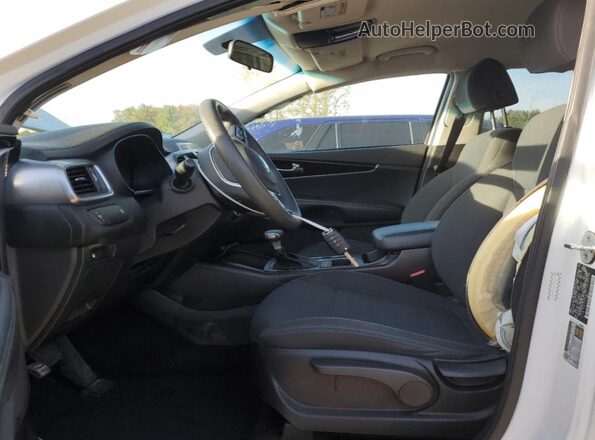 5XYPGDA54LG668488 2020 KIA SORENTO White Front interior view
