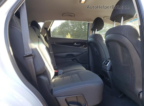 5XYPGDA54LG668488 2020 KIA SORENTO White Rear interior view