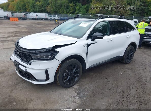 5XYRK4LF6NG144047 2022 KIA SORENTO Белый Передняя левая четверть
