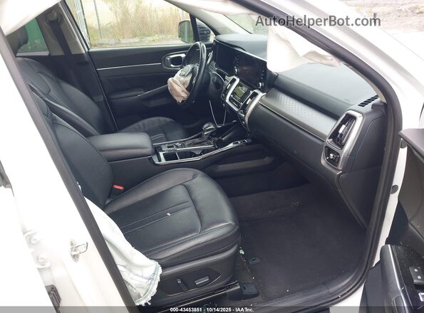 5XYRK4LF6NG144047 2022 KIA SORENTO Белый Вид салона спереди