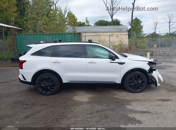 5XYRK4LF6NG144047 2022 KIA SORENTO Белый Вид задней части салона