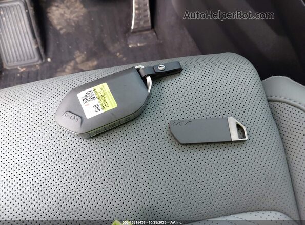 5XYRKDJF1RG305574 2024 KIA SORENTO Серый Вид панели приборов