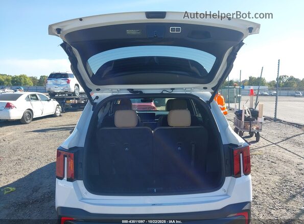 5XYRKDJF9RG265972 2024 KIA SORENTO White 
