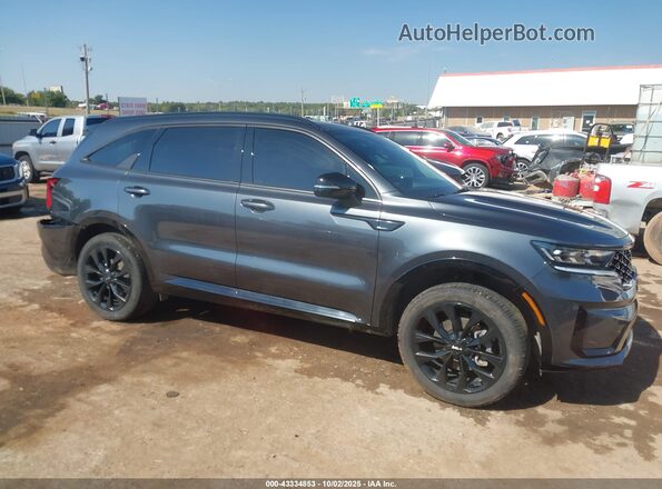 5XYRKDLF1NG158888 2022 KIA SORENTO Серый Вид задней части салона