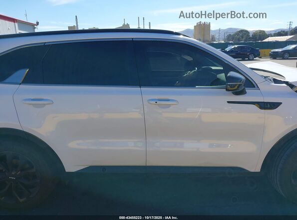 5XYRKDLF2NG081576 2022 KIA SORENTO White Սալոնի 360 աստիճան տեսք
