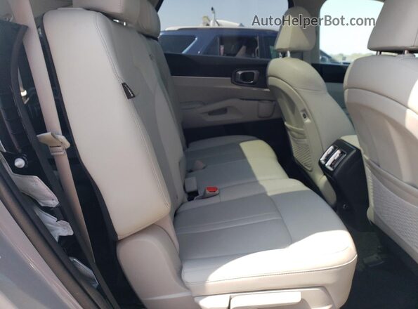 5XYRL4JCXRG279883 2024 KIA SORENTO Gray უკანა სავარძლების ხედი