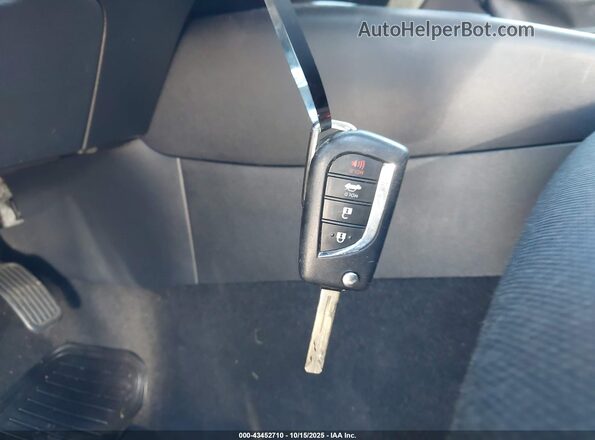 5YFEPMAE2MP180774 2021 TOYOTA LL Silver Вид панелі приладів