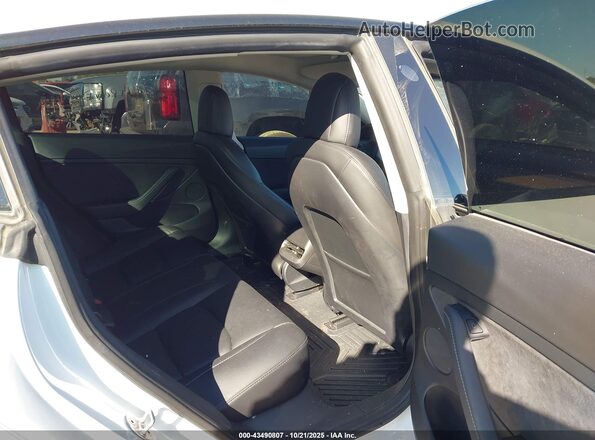 5YJ3E1EB0NF270918 2022 TESLA MODEL 3 White VIN կոդի պիտակի տեսք
