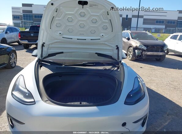 5YJ3E1EB0NF270918 2022 TESLA MODEL 3 White Հետևի տեսք