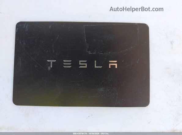 5YJ3E1EB0RF815909 2024 TESLA MODEL 3 Gray Dashboard view